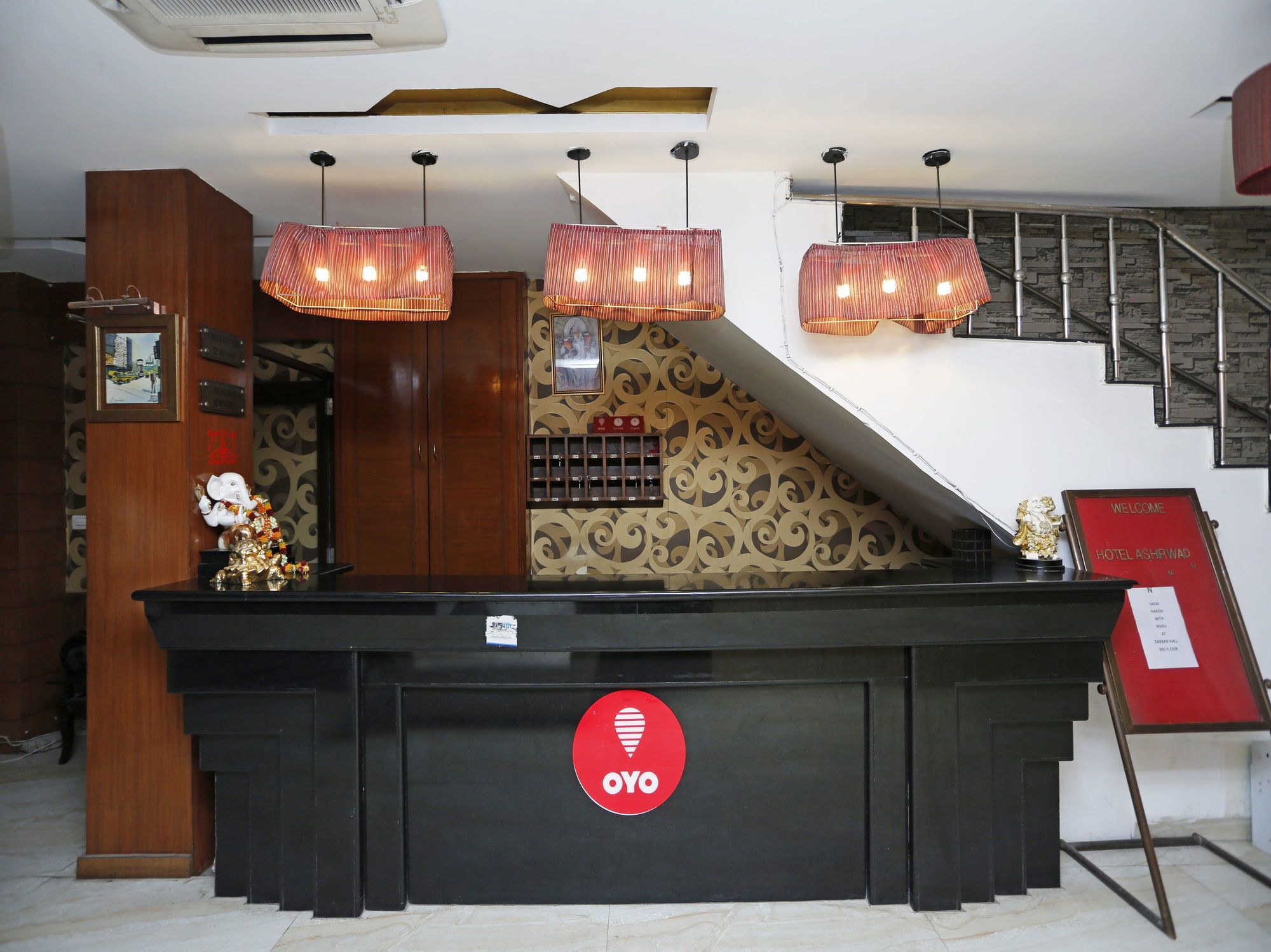 Oyo 834 Shree Balaji Hotel Faridabad Luaran gambar